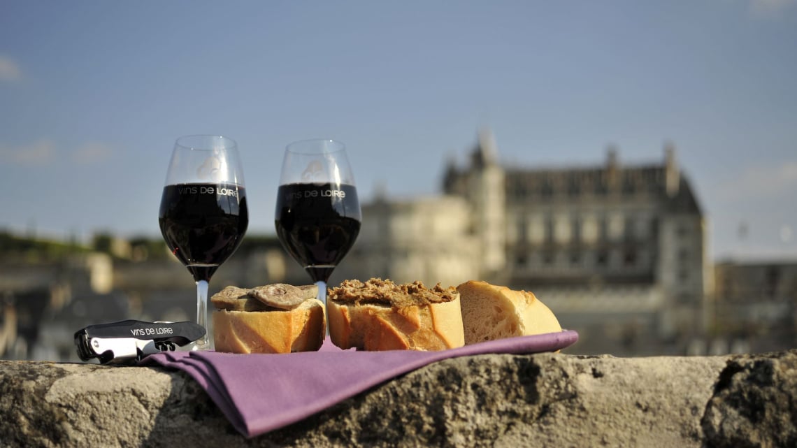 На хвилях заходу Франції: замки, море і вино