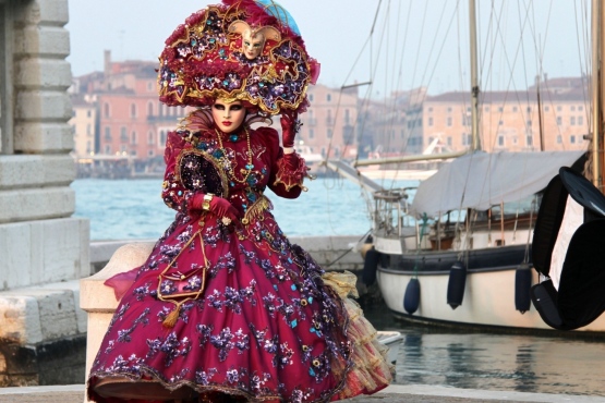 Венеціанський карнавал та найкращі міста регіону Тоскана