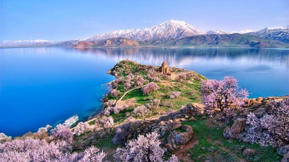 Весенние краски Кавказа: Армения + Грузия
