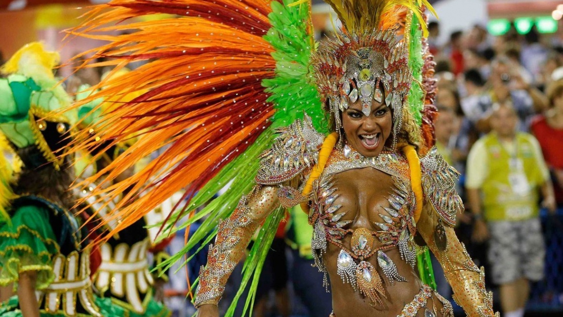 Экзотический карнавал в Бразилии