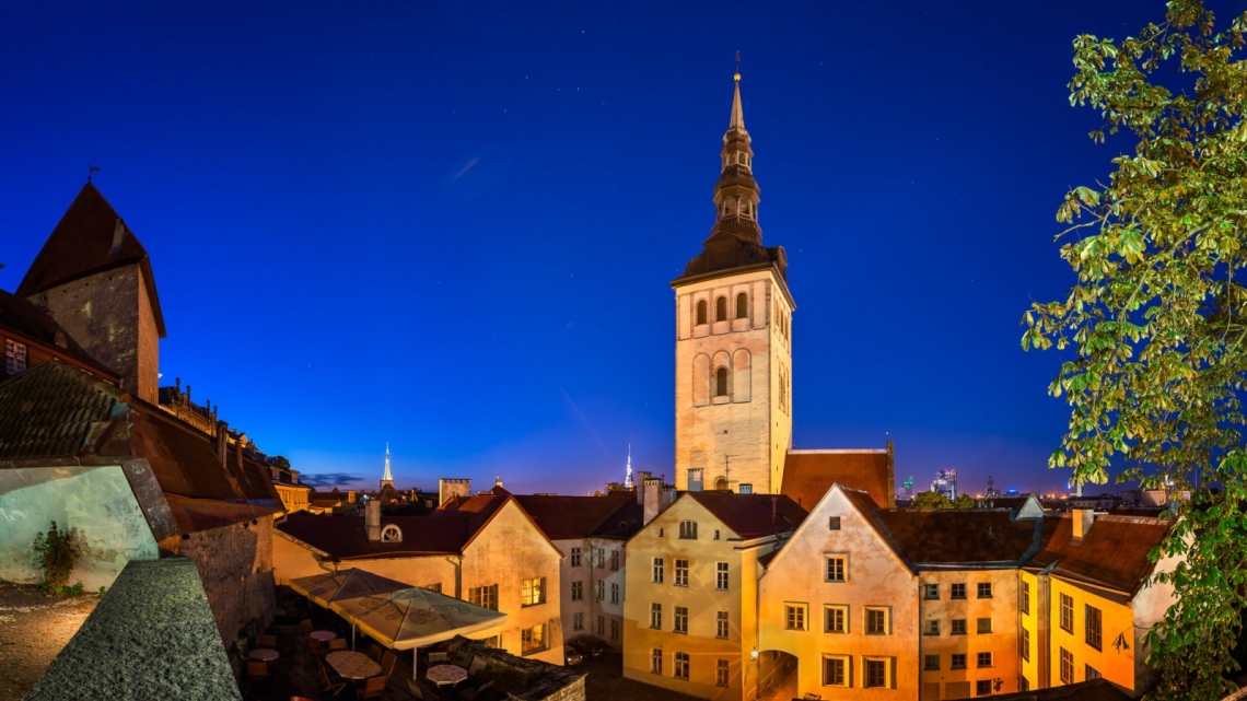 Белые ночи Таллинна и Стокгольма (с авиа и круизом с завтраками)