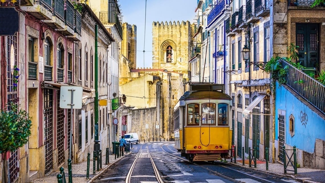 Прекрасна Португалія + пристрастна Севілья