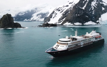 Експедиційне судно класу люкс «Silver Cloud Expeditions»