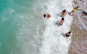 Спіймати літо за хвіст! Останні вильоти на море в Грецію, Лутракі - спецціни від готелів, виліт 21.09. Авіа у вартості!