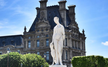 Париж та його український профіль. Авіатур